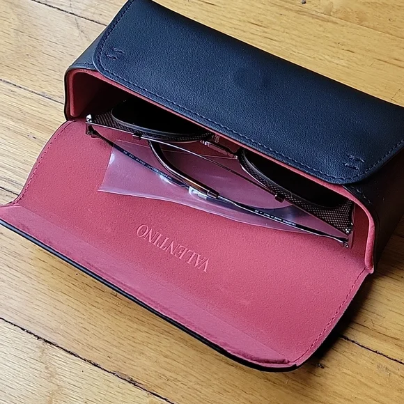 COPY NWT Valentino COMPLETE Rockstud Aviator Cat Eye Sunglasses.